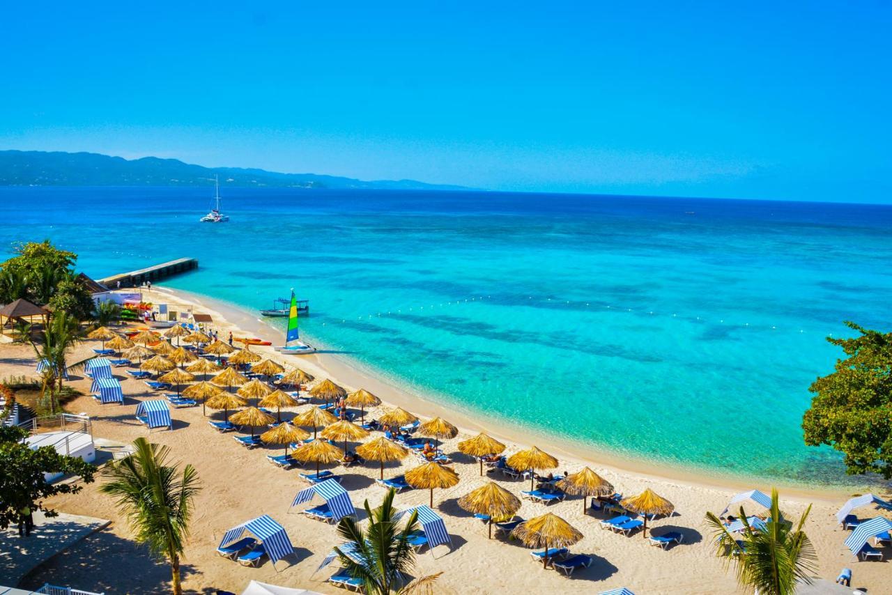 Grand Decameron Cornwall Beach, A Trademark All-Inclusive Resort Монтего-Бей Екстер'єр фото