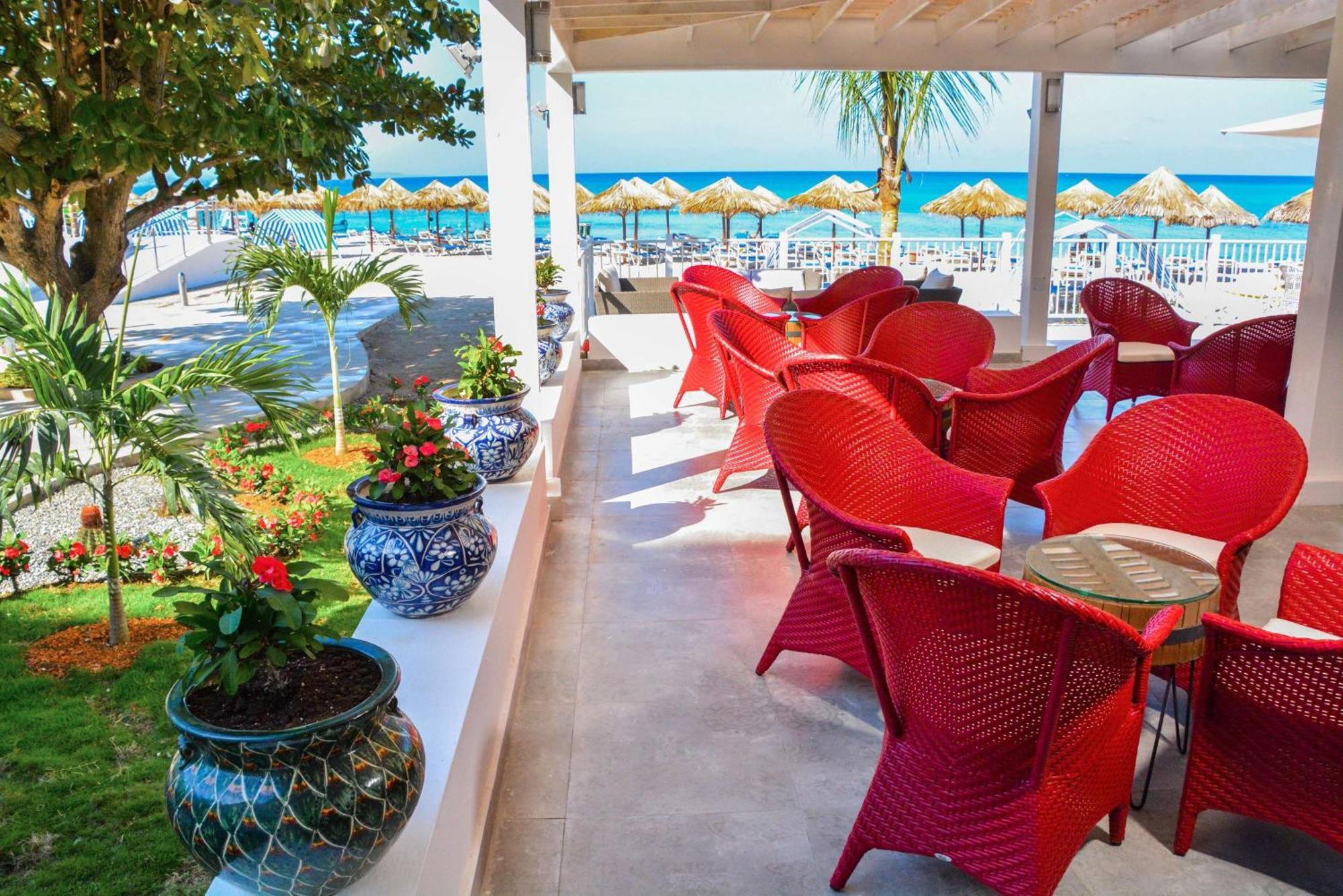 Grand Decameron Cornwall Beach, A Trademark All-Inclusive Resort Монтего-Бей Екстер'єр фото