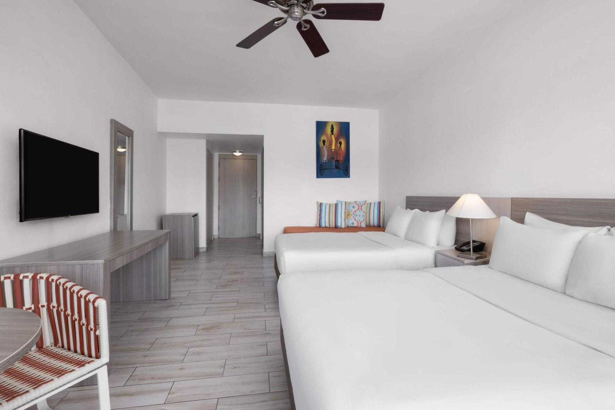 Grand Decameron Cornwall Beach, A Trademark All-Inclusive Resort Монтего-Бей Екстер'єр фото