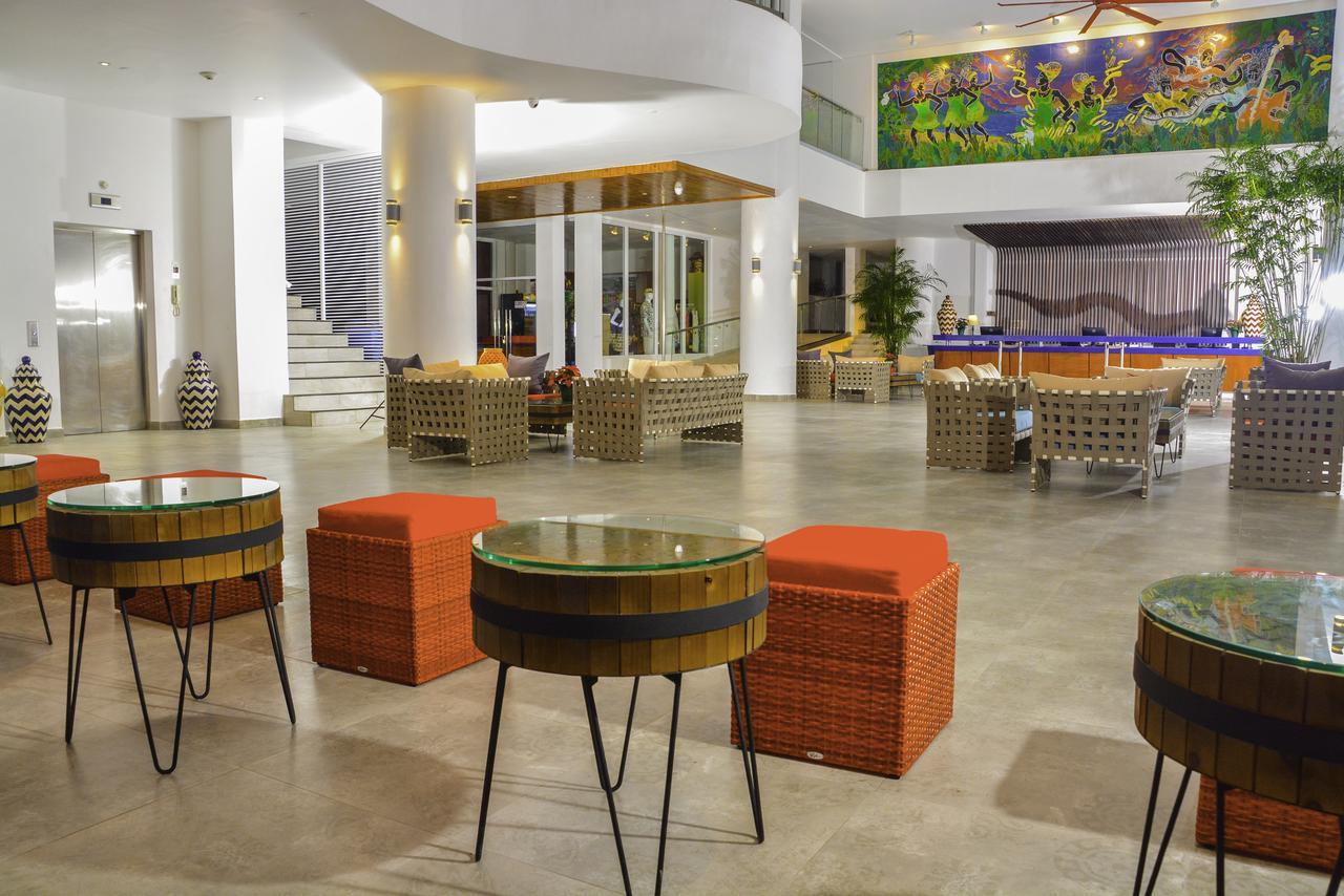 Grand Decameron Cornwall Beach, A Trademark All-Inclusive Resort Монтего-Бей Екстер'єр фото