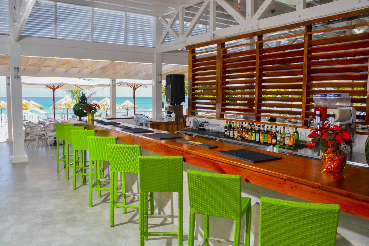 Grand Decameron Cornwall Beach, A Trademark All-Inclusive Resort Монтего-Бей Екстер'єр фото