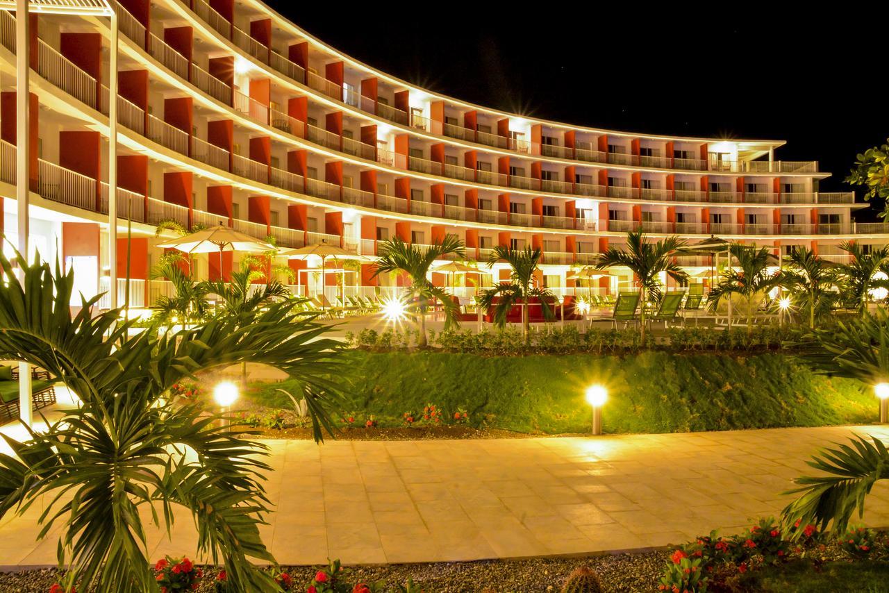 Grand Decameron Cornwall Beach, A Trademark All-Inclusive Resort Монтего-Бей Екстер'єр фото